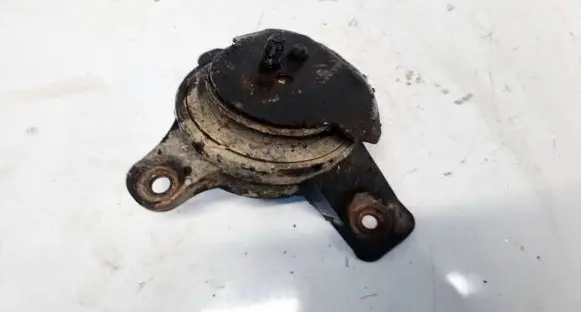 Subaru B9 Tribeca Engine mount bracket 