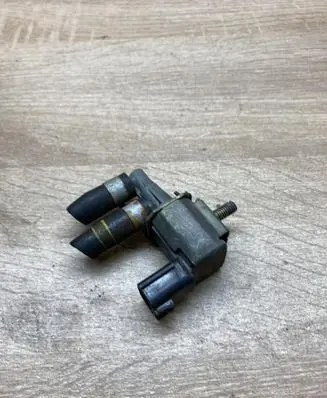 Infiniti FX Vacuum valve K5T48481