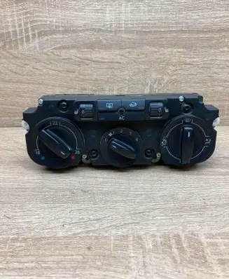 Volkswagen PASSAT B6 Climate control unit 1CF74730961