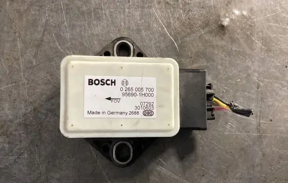 KIA Ceed ESP acceleration yaw rate sensor 956901H000 0265005700 3010603