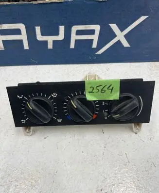 Renault Master II Climate control unit 133761F 101052