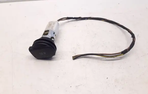 Volkswagen PASSAT B6 12 V Socket (rear) 1K0919309