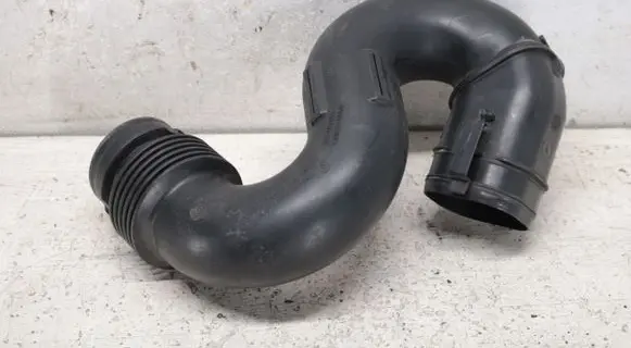 Opel Vivaro Air intake duct part 93451665 165555514R