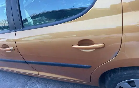 Peugeot 207 Rear door 