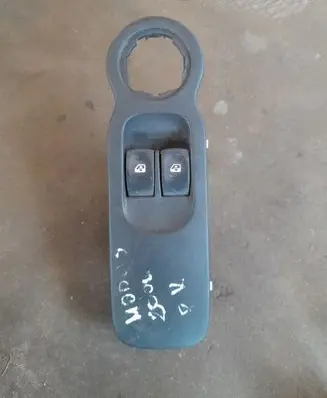 Renault Modus Electric window control switch 8200277630A