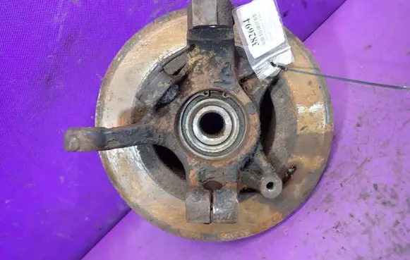 Renault Master II Front wheel hub spindle knuckle