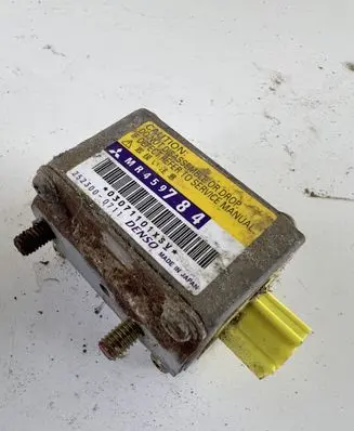 Mitsubishi Pajero Airbag deployment crash/impact sensor MR459784 2523000711