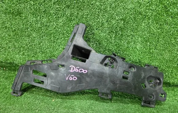 Volvo V60 Front bumper mounting bracket 31455652
