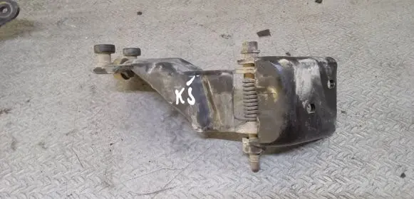 Volkswagen Routan Sliding door middle roller runner 05020673AD