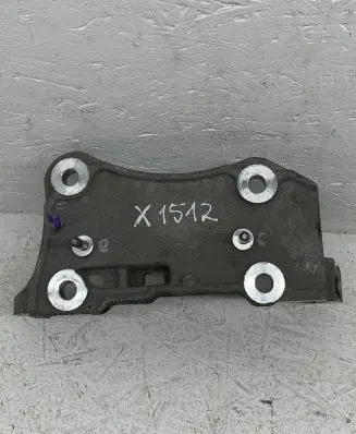 Peugeot 208 Engine mounting bracket 9826426630