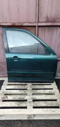 Honda CR-V Front door