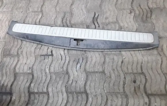 Opel Zafira C Trunk/boot sill cover protection 322225228 13289563