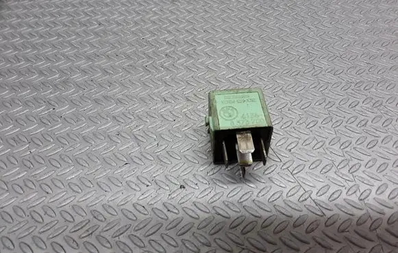BMW 5 E39 Other relay 61368373700
