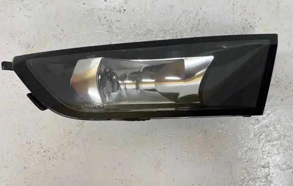 Skoda Fabia Mk3 (NJ) Front fog light 6V0941699A
