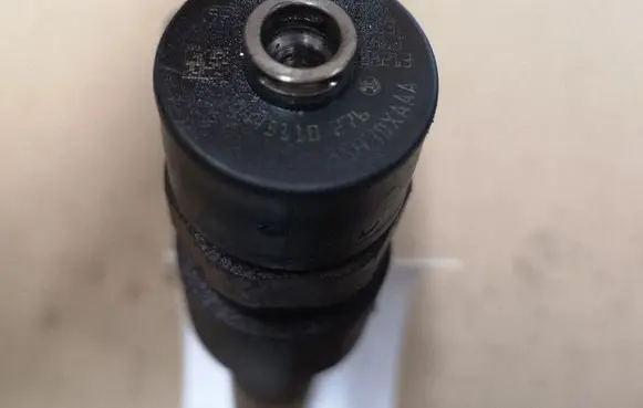 Opel Zafira B Fuel injector 0445110276