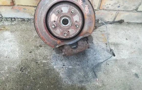 Honda CR-V Front wheel hub spindle knuckle