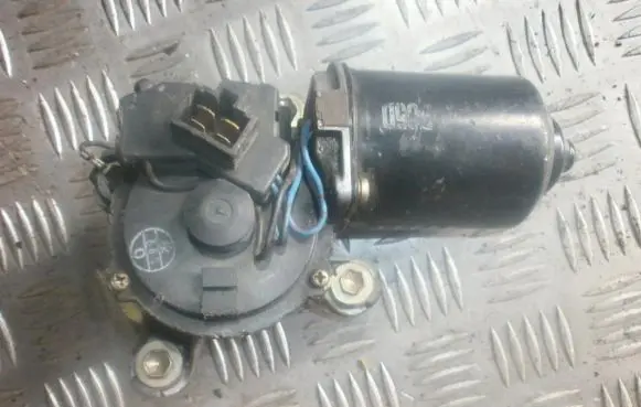 Mazda 323 Wiper motor