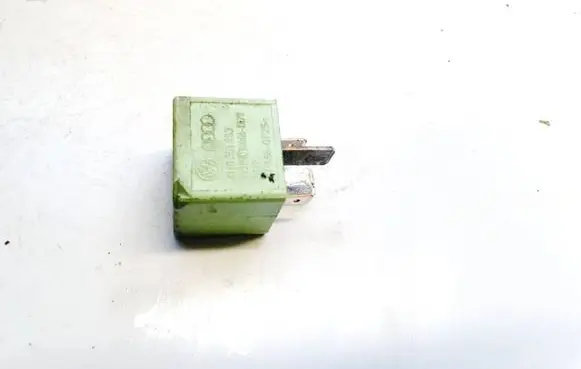 Volkswagen Touran II Other relay 4h0951253 v23136-j0006-x079