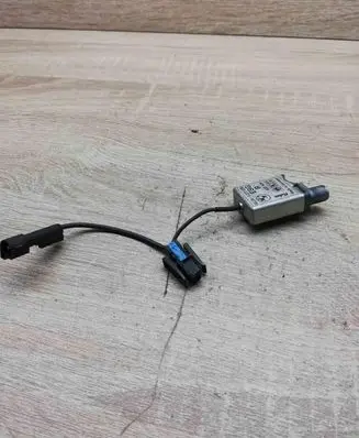 BMW 7 E38 Aerial antenna amplifier 8375225