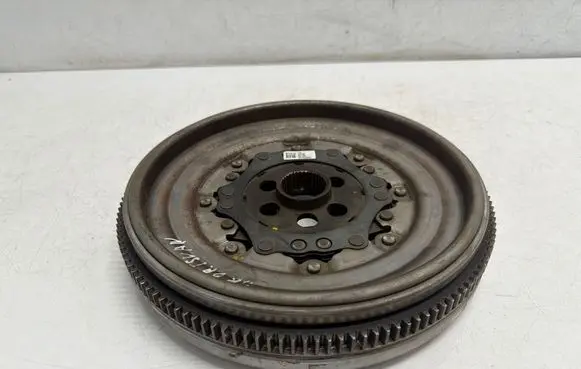 Volkswagen Golf Sportsvan Flywheel 04L105266AD 070720 0011355