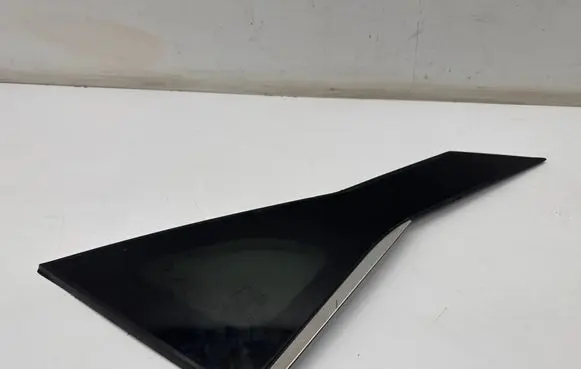 Nissan Qashqai J12 Rear side window 43R002092