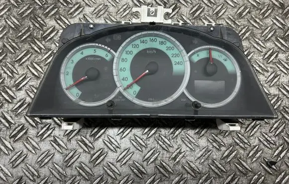 Toyota Corolla Verso E121 Speedometer (instrument cluster) 838000F091