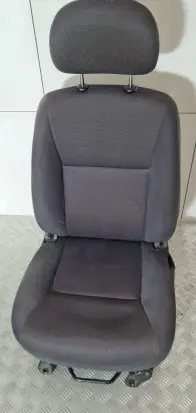 Isuzu D-Max Front passenger seat 