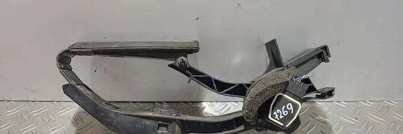 Mercedes-Benz E W211 Accelerator throttle pedal A2113000404