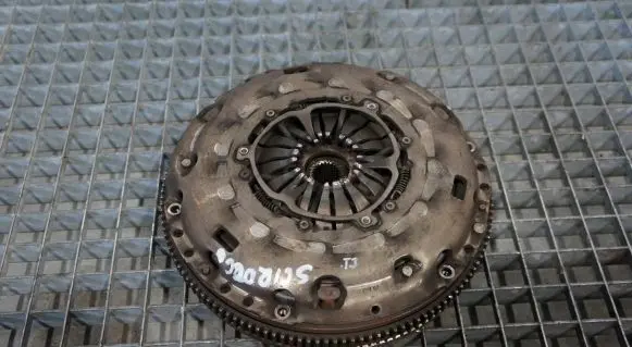Volkswagen Scirocco Clutch set kit 022141031S