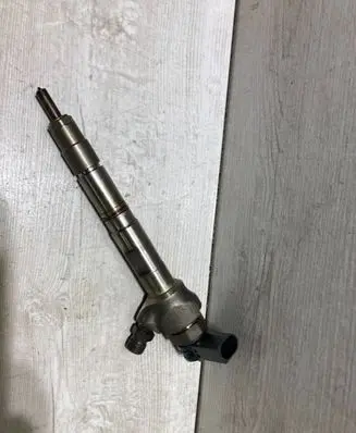 Audi A4 S4 B9 Fuel injector 04l130277n