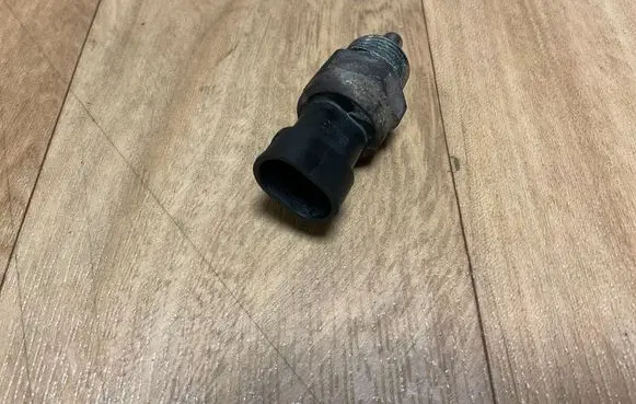 Saab 9-3 Ver2 Reversing light switch sensor 