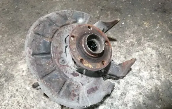 Volkswagen Caddy Front wheel hub