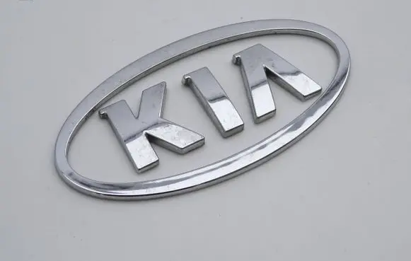 KIA Magentis Manufacturer badge logo/emblem 