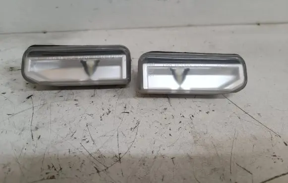 Lexus IS 220D-250-350 Number plate light