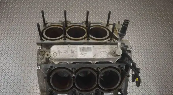 Maserati Ghibli Engine block 000303876 291116