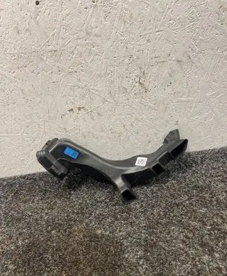 BMW i4 Cabin air duct channel 6805555
