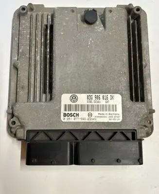 Volkswagen Touran I Engine control unit/module 03G906016DK 0281011946 1039S06224