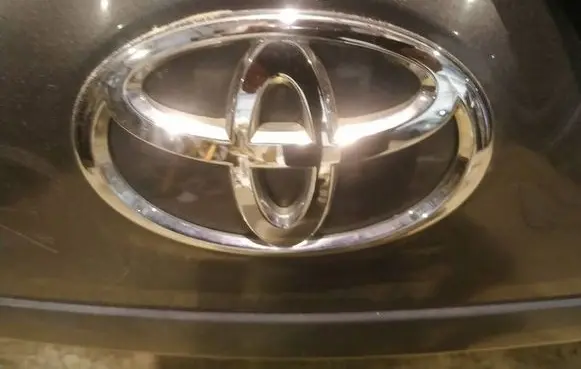 Toyota Auris 150 Manufacturer badge logo/emblem