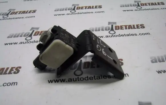 Mercedes-Benz GL X164 Airbag deployment crash/impact sensor A0038202926