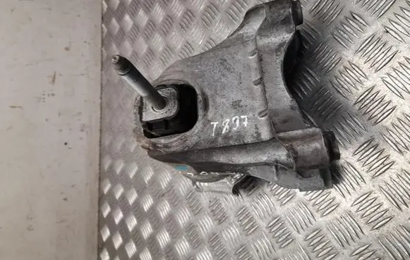 Ford Explorer VI Engine mount bracket L1M36C060BJ