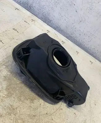 Mercedes-Benz CLA C117 X117 W117 Fuel tank cap