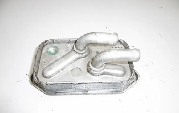 Volvo XC90 Engine oil radiator 