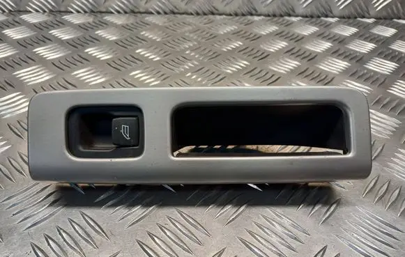Volvo V50 Rear door handle trim 8663819 3065844