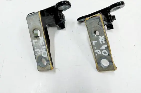 Volvo XC40 Front door hinge set 31424585