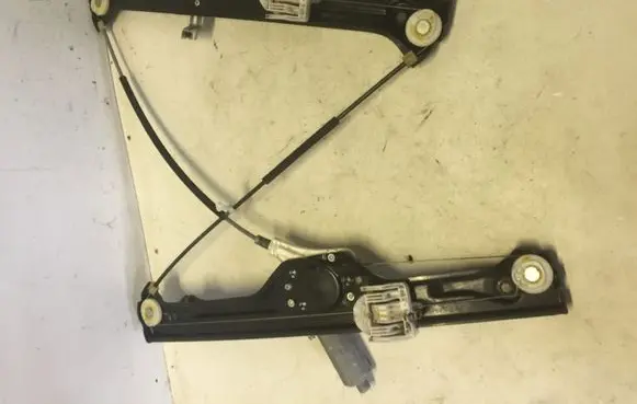BMW X5 E70 Front door window regulator with motor 6967261