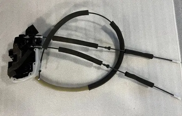Infiniti Q50 Rear door lock