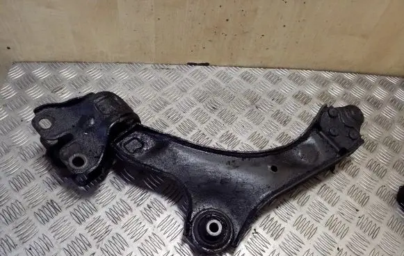 Volvo XC70 Front lower control arm/wishbone