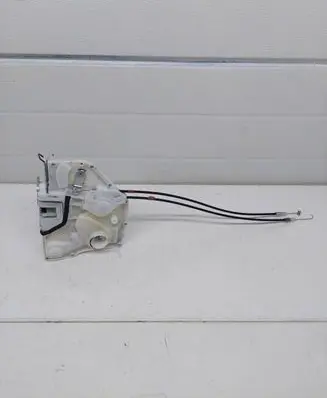 Suzuki SX4 Front door lock