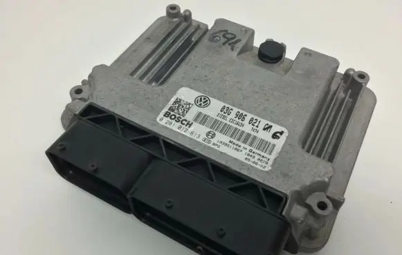 Volkswagen Golf V Engine control unit/module 03G906021G