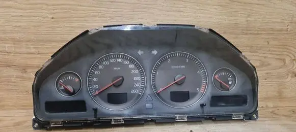 Volvo S60 Speedometer (instrument cluster) 30682277